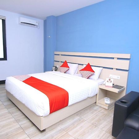 Oyo 592 Budget Hotel By The Harbour Padang  Exteriér fotografie