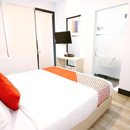 Oyo 592 Budget Hotel By The Harbour Padang  Exteriér fotografie