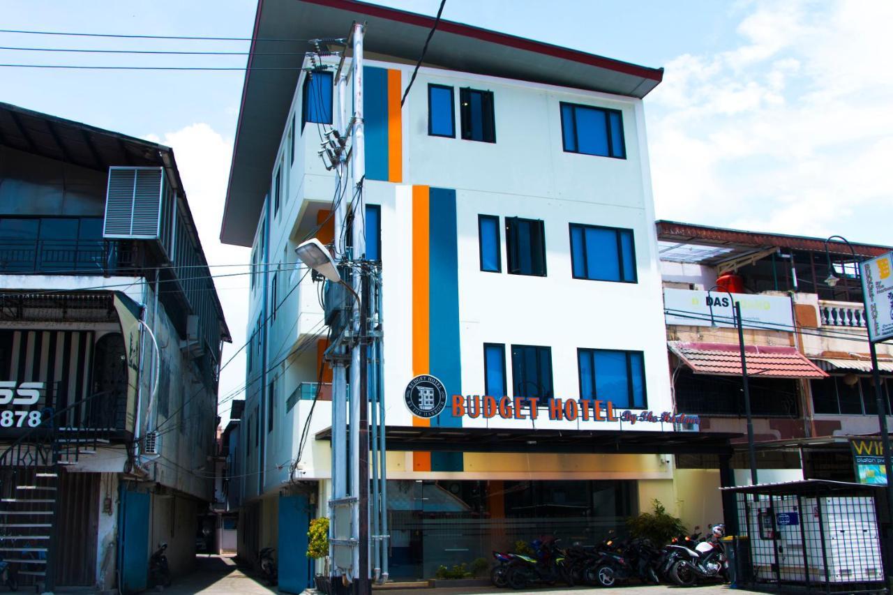Oyo 592 Budget Hotel By The Harbour Padang  Exteriér fotografie