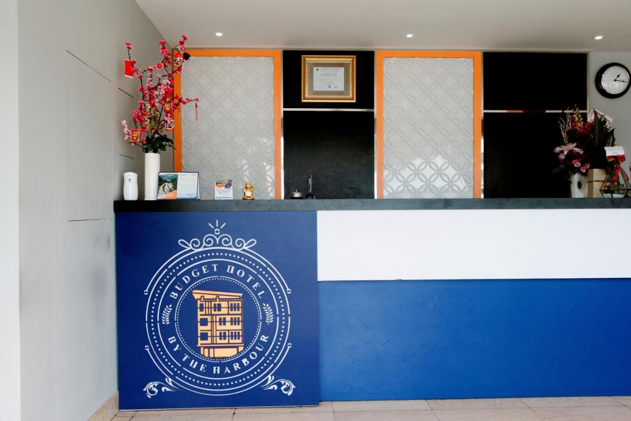 Oyo 592 Budget Hotel By The Harbour Padang  Exteriér fotografie