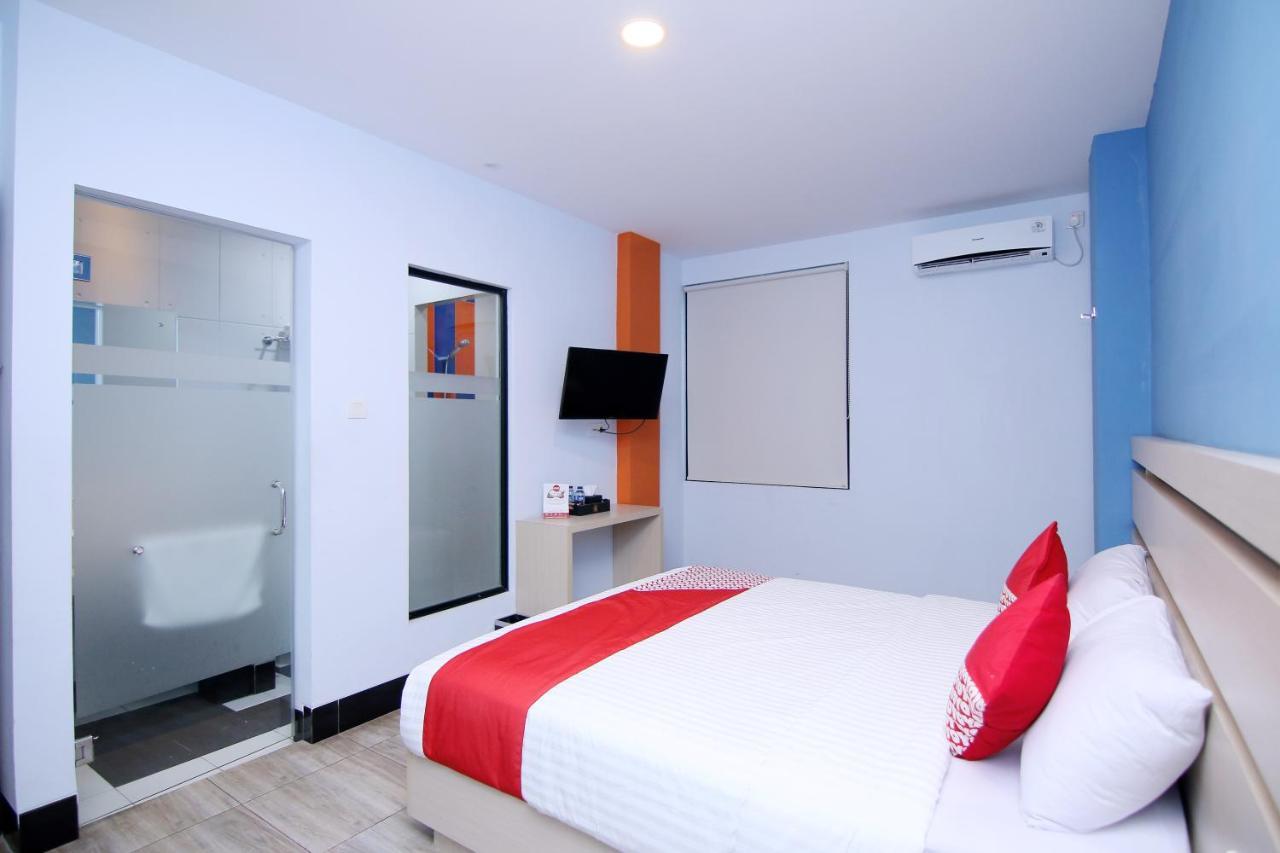 Oyo 592 Budget Hotel By The Harbour Padang  Exteriér fotografie