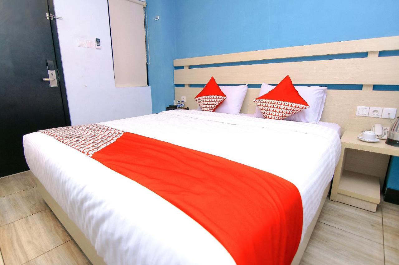 Oyo 592 Budget Hotel By The Harbour Padang  Exteriér fotografie